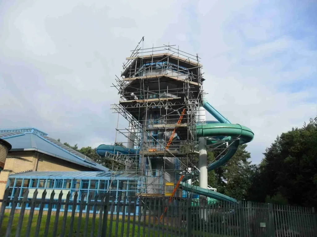 Tall access scaffold tower structure with multiple working platforms